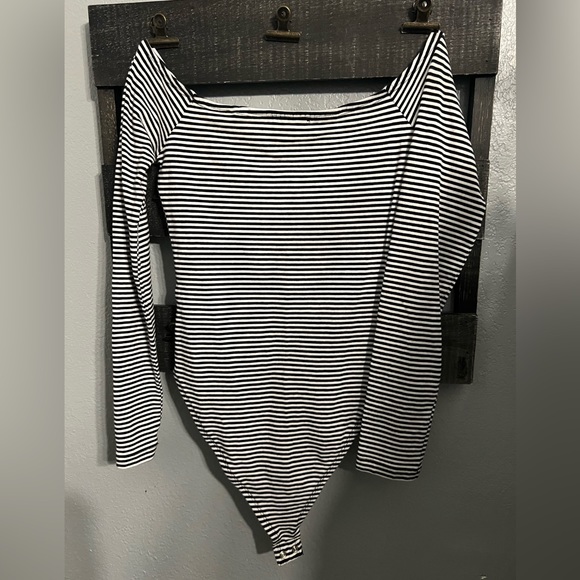 Forever 21 Off the Shoulder Bodysuit - Picture 4 of 4